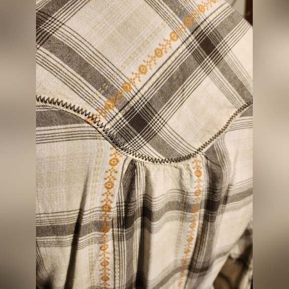 Arizona snap down shirt, cream, grey, Medium - Picture 4 of 6